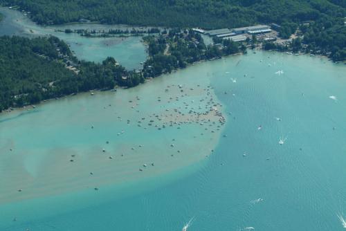 Torch Lake Sandbar Boats 004