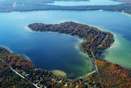 Duck Lake Peninsula Fall Panoramic NE-SW