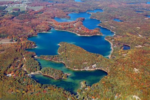 Arbutus Lake S-N Fall